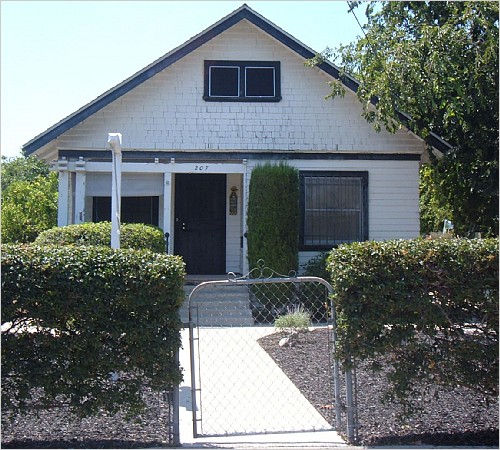 Los Angeles, CA House - For Sale