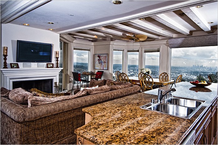Los Angeles, CA House - For Sale
