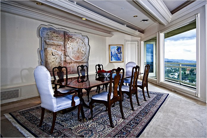 Los Angeles, CA House - For Sale