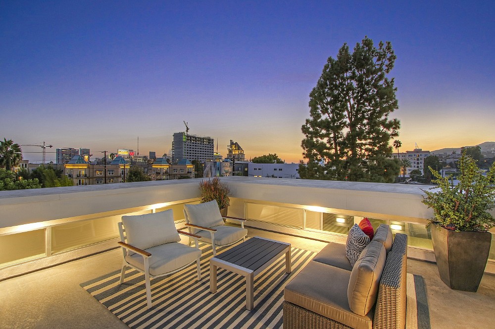 Elfyer - Los Angeles, CA House - For Sale