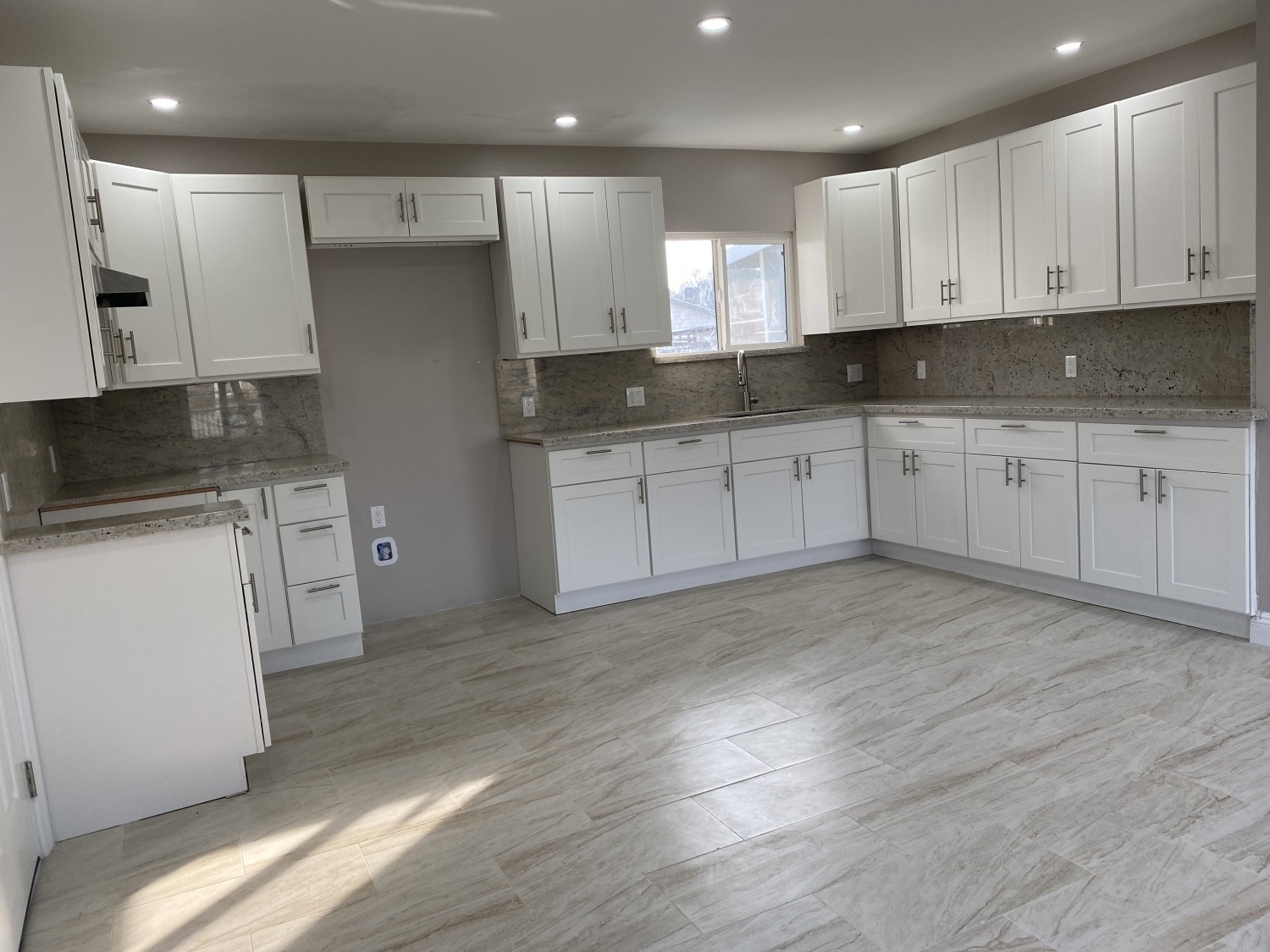 Elfyer - Bakersfield, CA House - For Sale