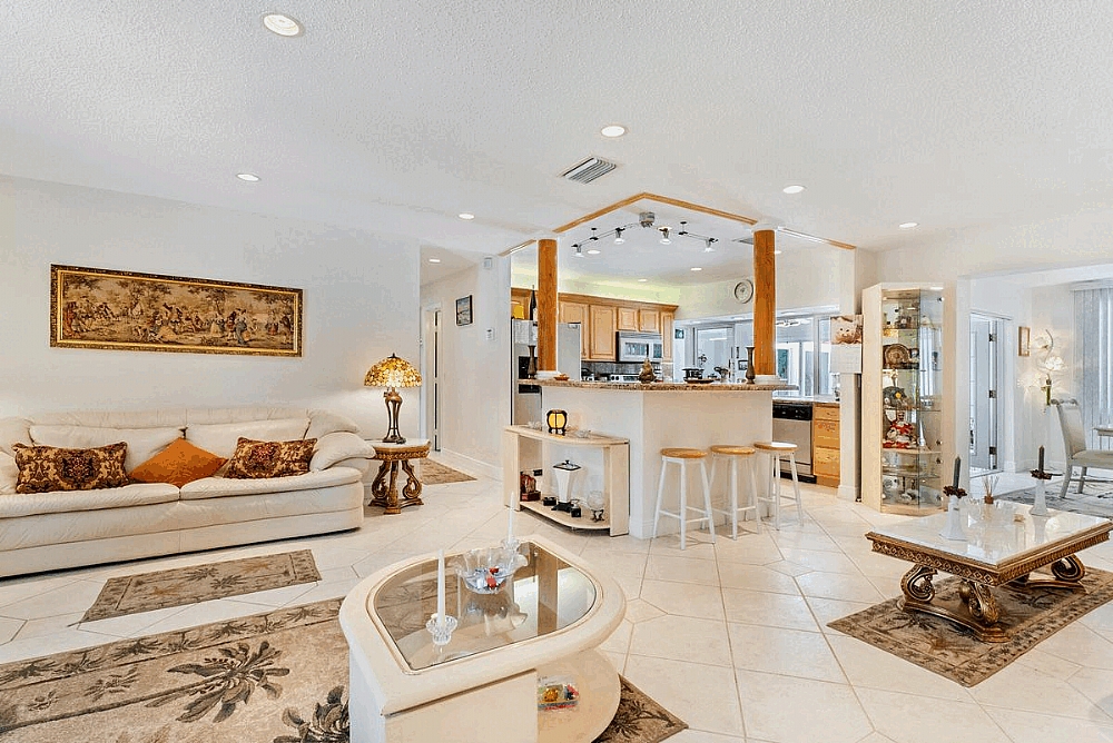 Elfyer - Hallandale Beach, FL House - For Sale