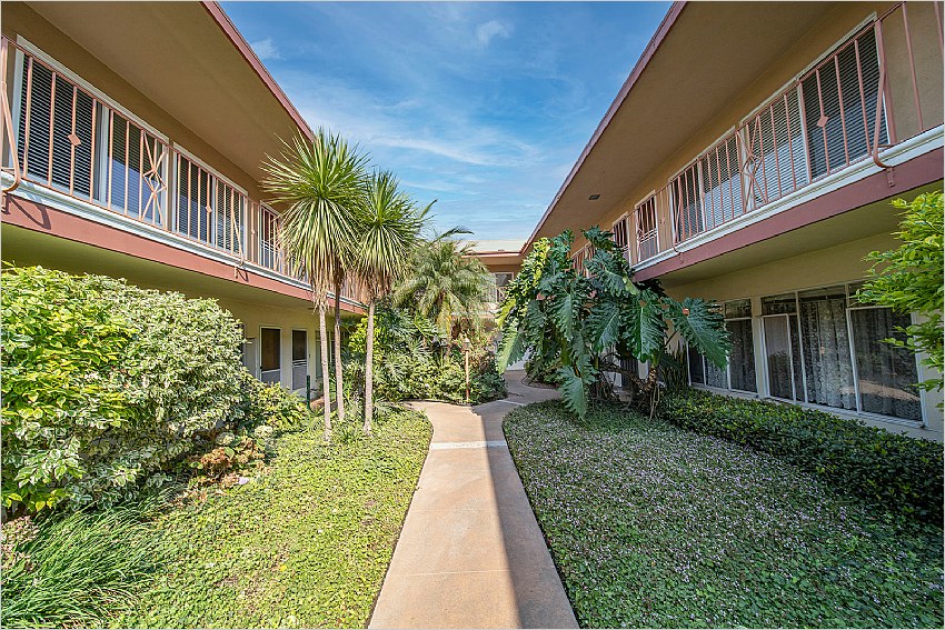 Elfyer - Long Beach, CA House - For Sale