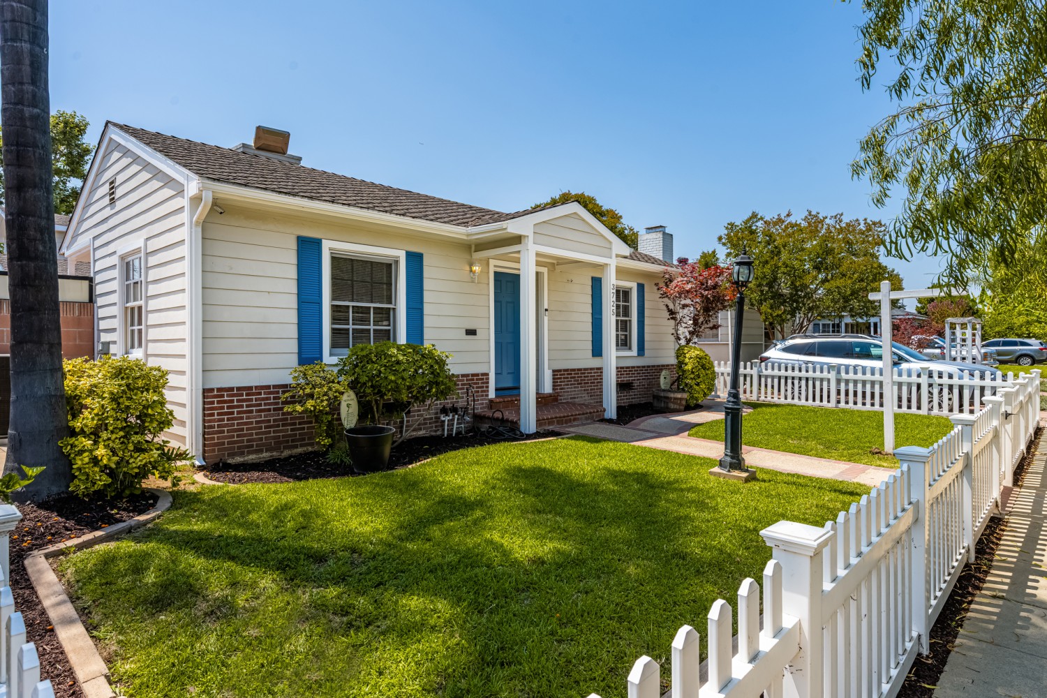 Elfyer - Long Beach, CA House - For Sale