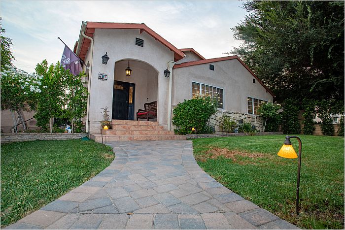 Elfyer - Burbank, CA House - For Sale