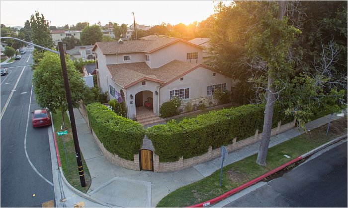 Elfyer - Burbank, CA House - For Sale