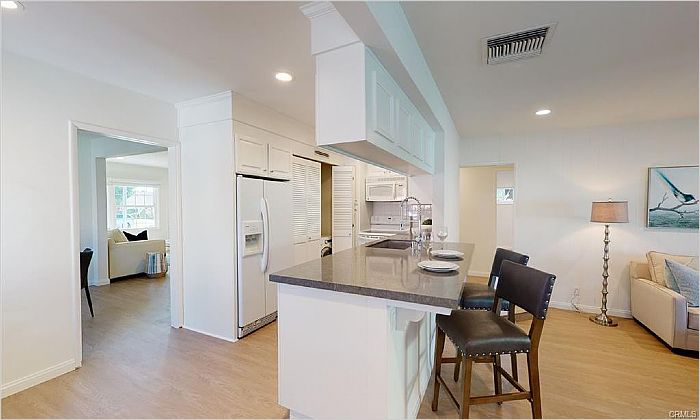 Elfyer - Burbank, CA House - For Sale