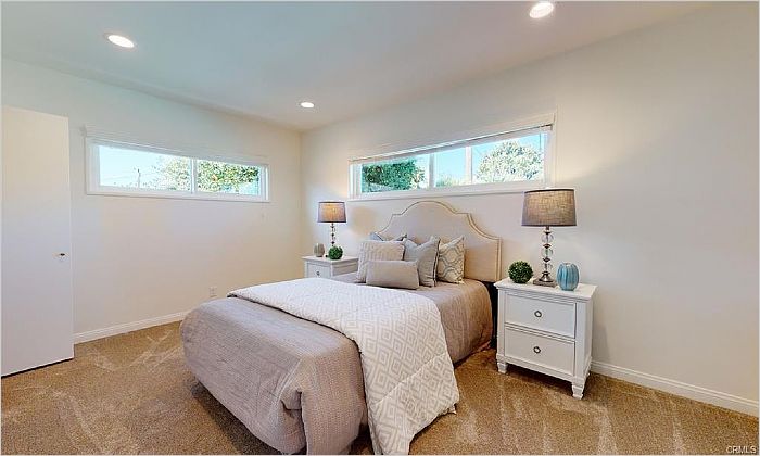 Elfyer - Burbank, CA House - For Sale