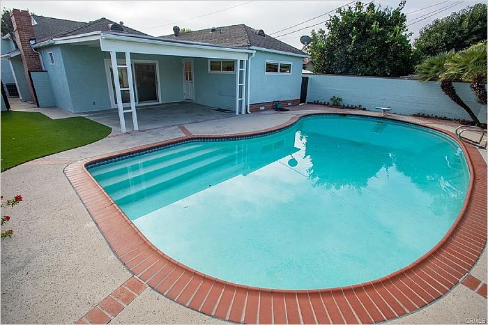 Elfyer - Burbank, CA House - For Sale