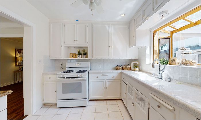 Elfyer - Burbank, CA House - For Sale