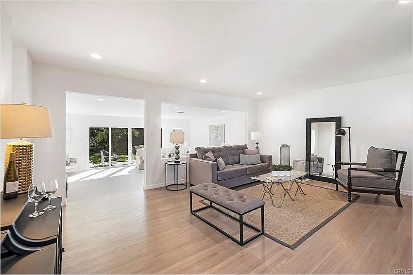 Elfyer - Burbank, CA House - For Sale