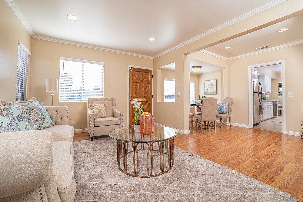 Elfyer - Burbank, CA House - For Sale