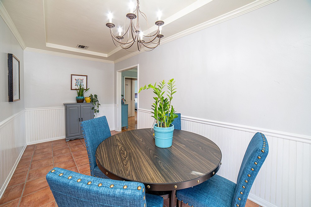 Elfyer - Burbank, CA House - For Sale