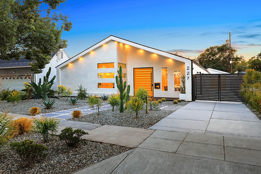 Elfyer - Burbank, CA House - For Sale