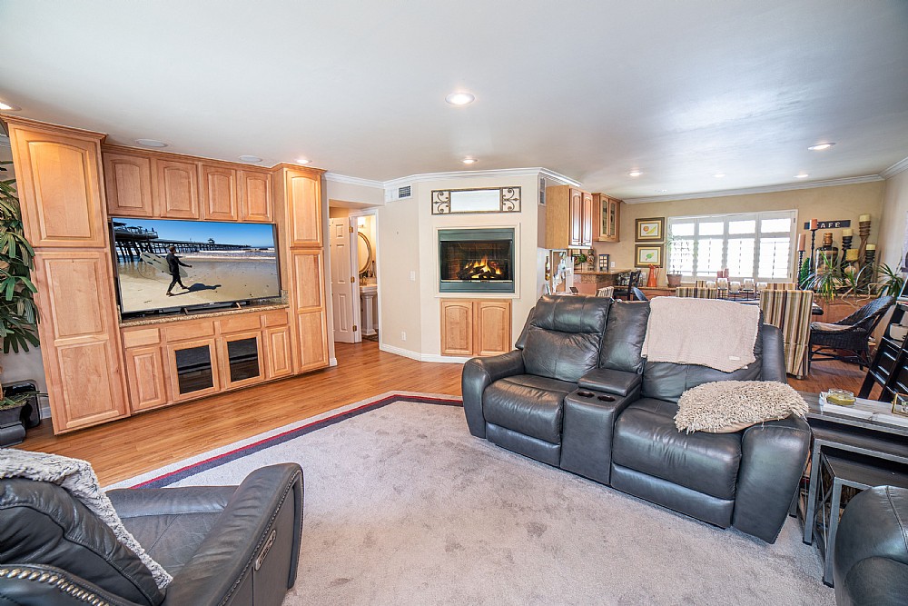 Elfyer - Burbank, CA House - For Sale