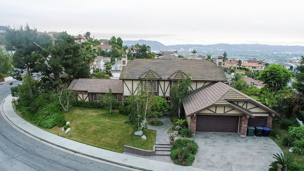 Elfyer - Burbank, CA House - For Sale