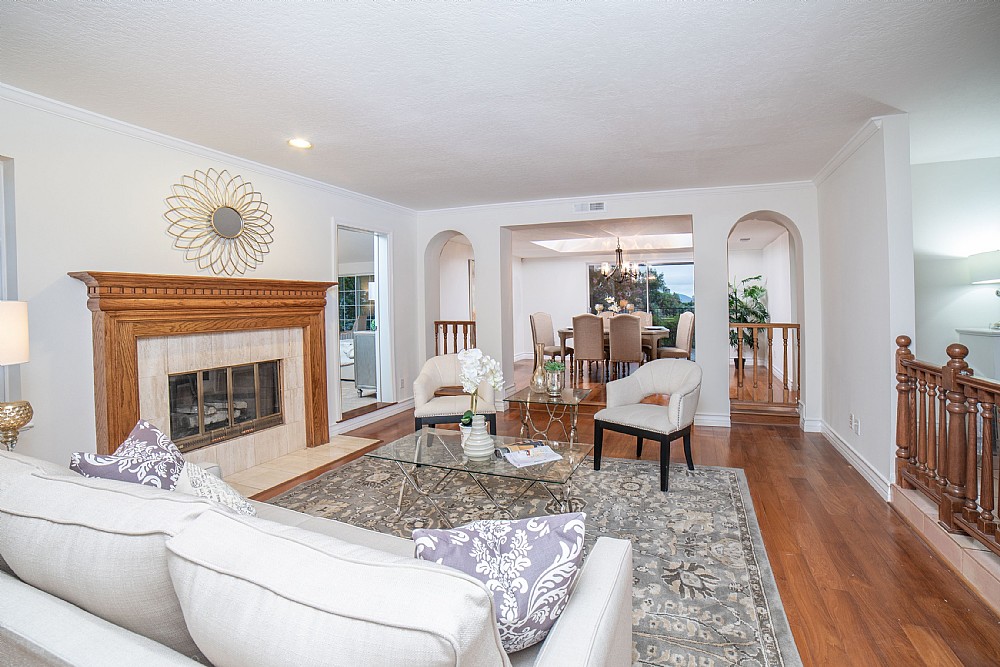 Elfyer - Burbank, CA House - For Sale