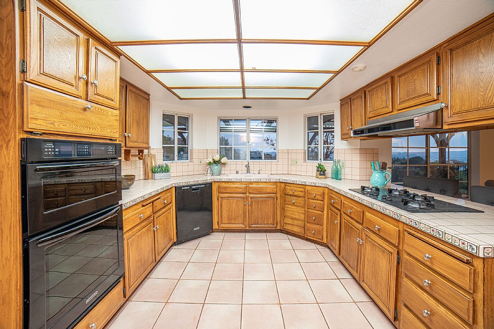 Elfyer - Burbank, CA House - For Sale