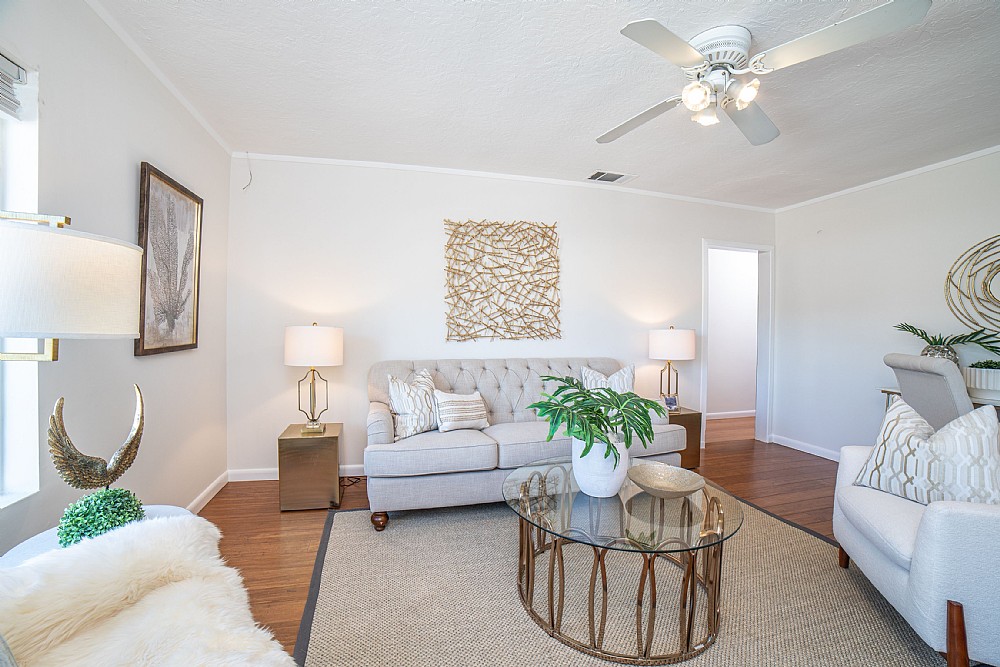 Elfyer - Burbank, CA House - For Sale