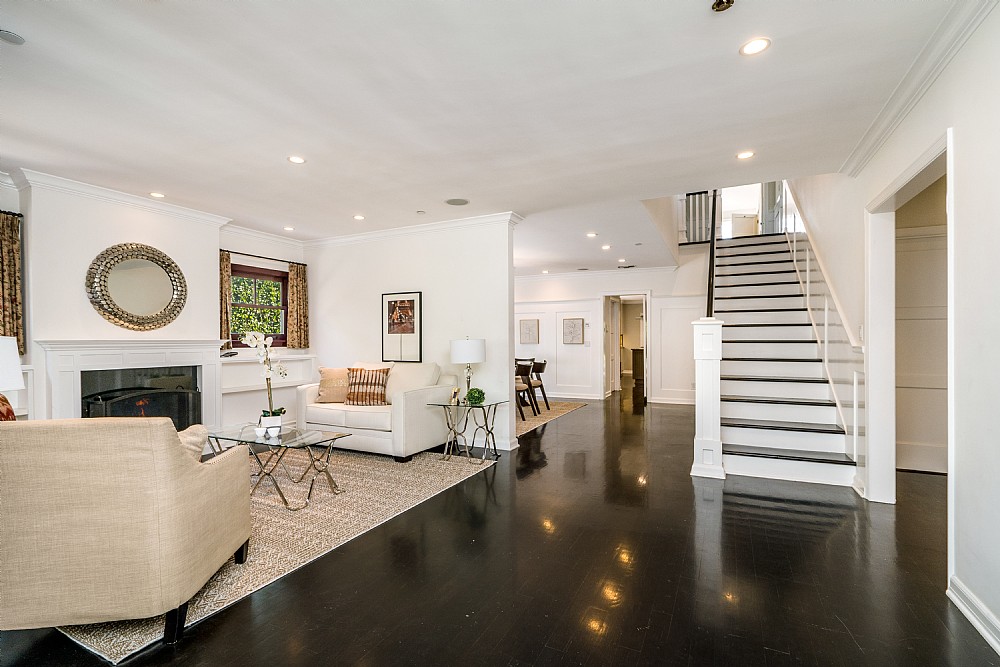 Elfyer - Burbank, CA House - For Sale