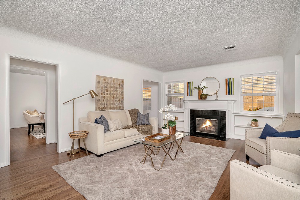 Elfyer - Burbank, CA House - For Sale