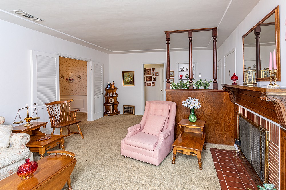 Elfyer - Burbank, CA House - For Sale