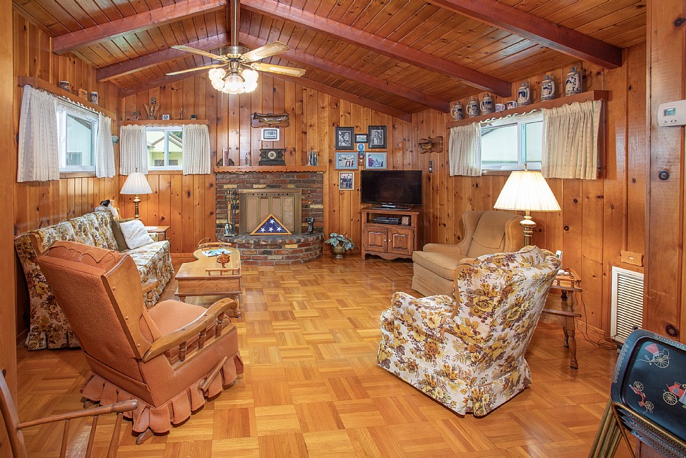 Elfyer - Burbank, CA House - For Sale