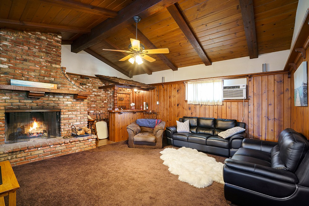 Elfyer - Burbank, CA House - For Sale