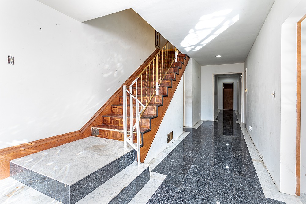 Elfyer - Los Angeles, CA House - For Sale