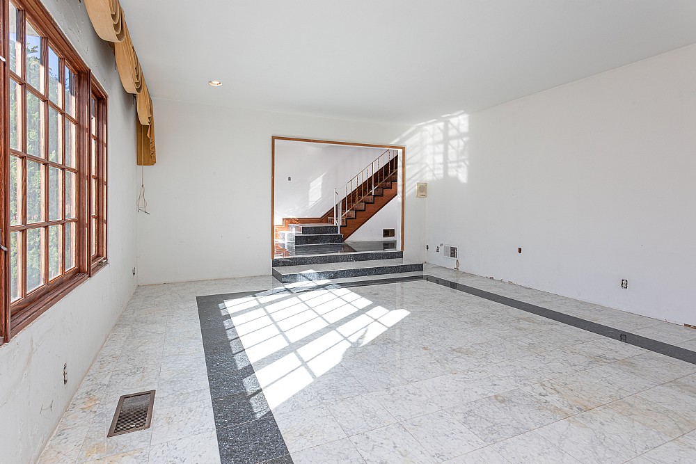 Elfyer - Los Angeles, CA House - For Sale