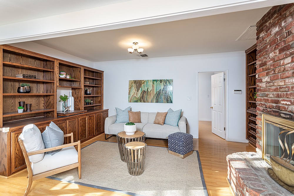 Elfyer - Burbank, CA House - For Sale