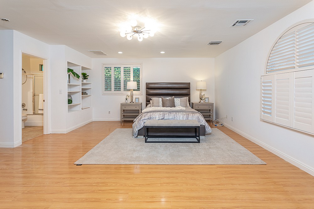 Elfyer - Burbank, CA House - For Sale