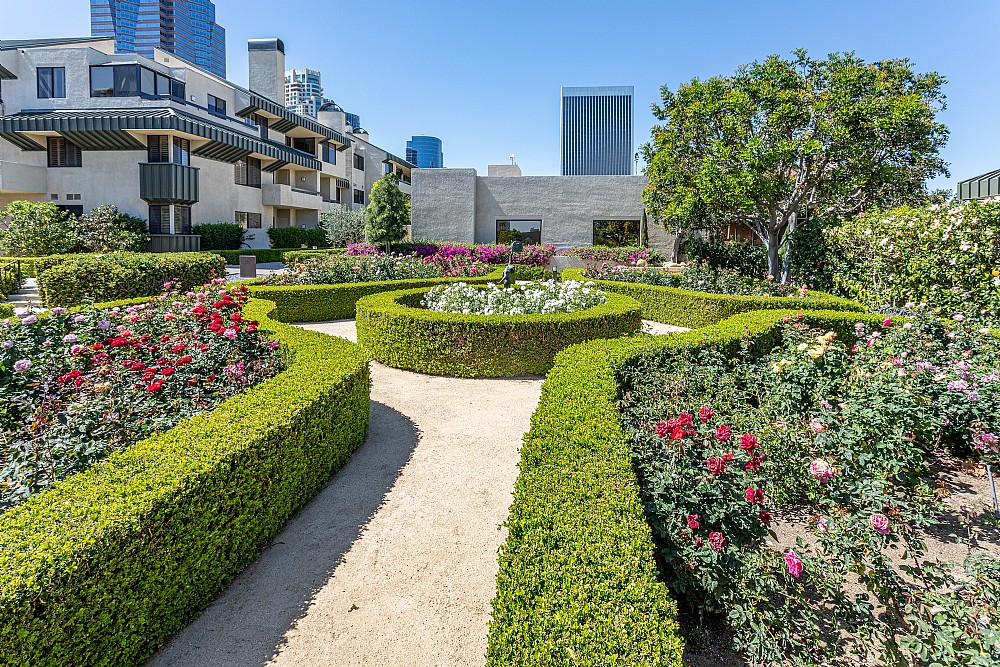 Elfyer - Los Angeles, CA House - For Sale