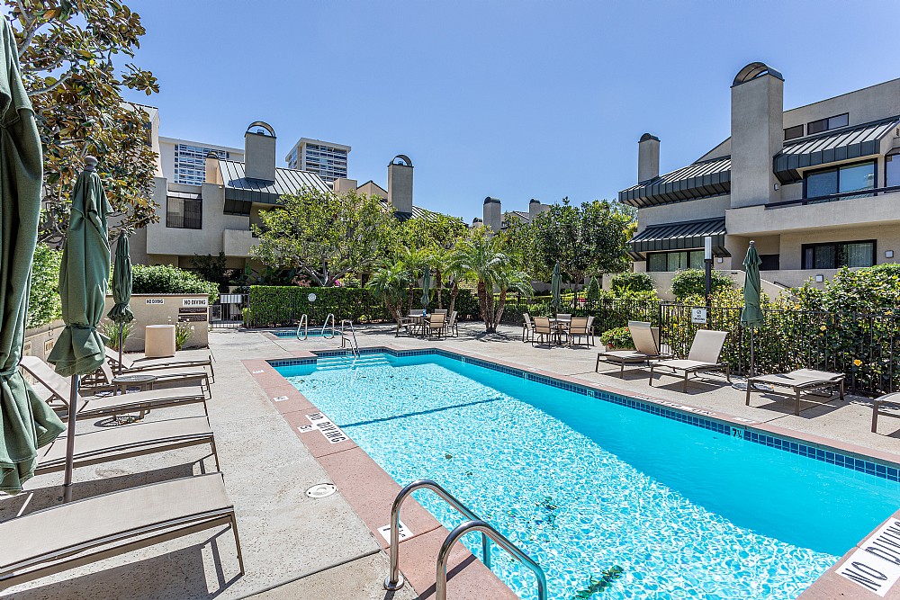 Elfyer - Los Angeles, CA House - For Sale