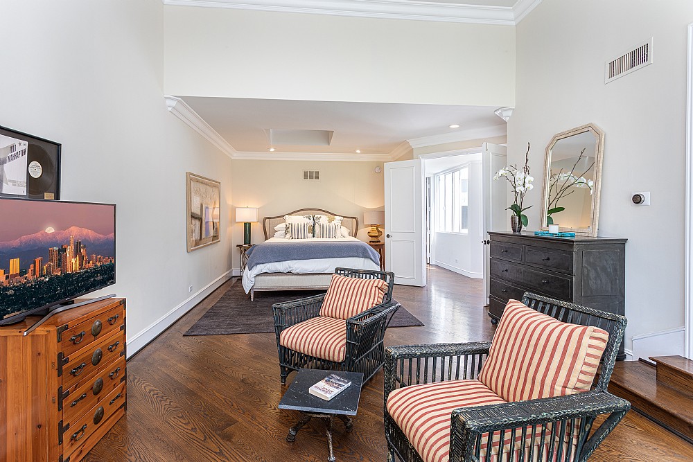 Elfyer - Los Angeles, CA House - For Sale