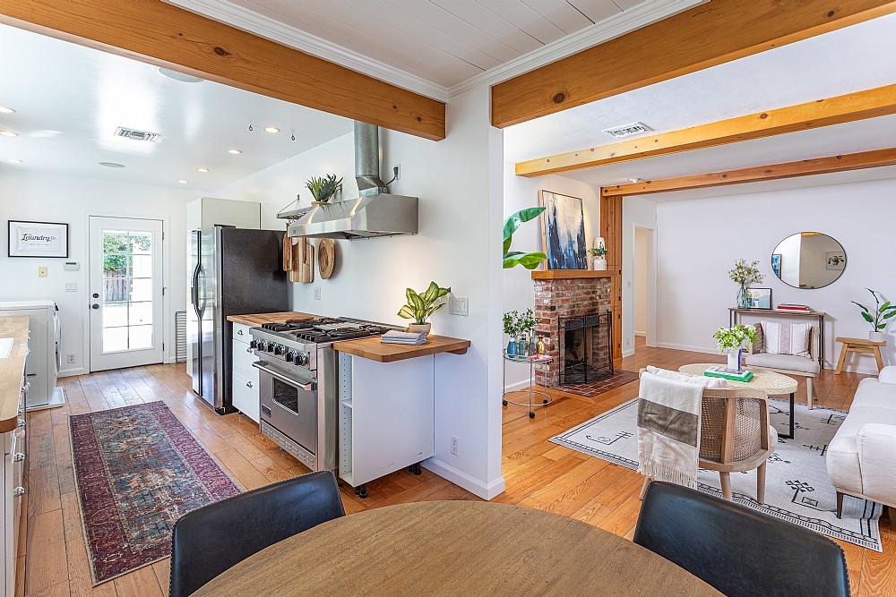 Elfyer - Burbank, CA House - For Sale