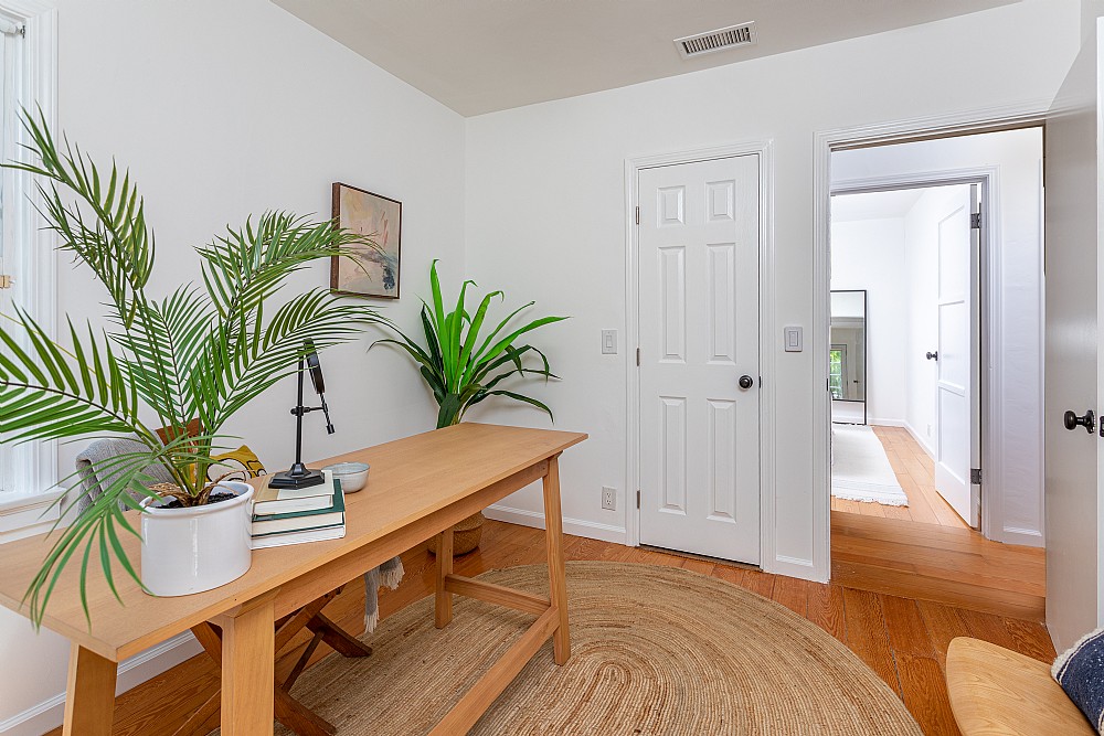 Elfyer - Burbank, CA House - For Sale