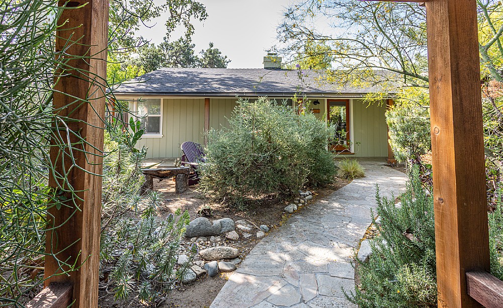 Elfyer - Burbank, CA House - For Sale