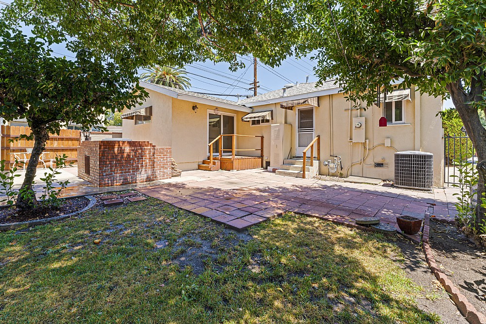 Elfyer - Burbank, CA House - For Sale