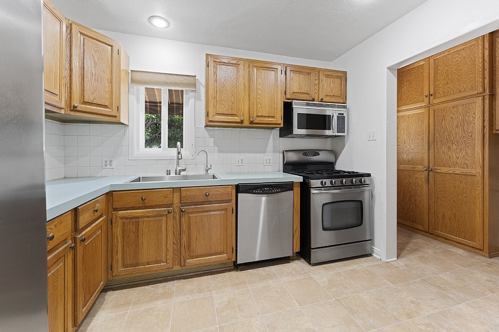 Elfyer - Burbank, CA House - For Sale