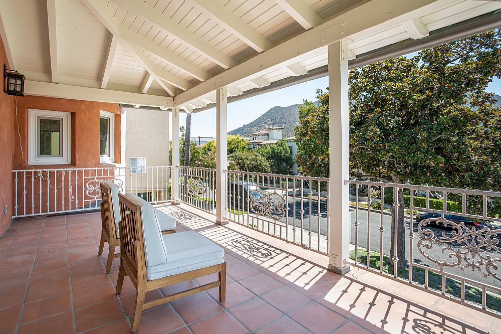 Elfyer - Burbank, CA House - For Sale