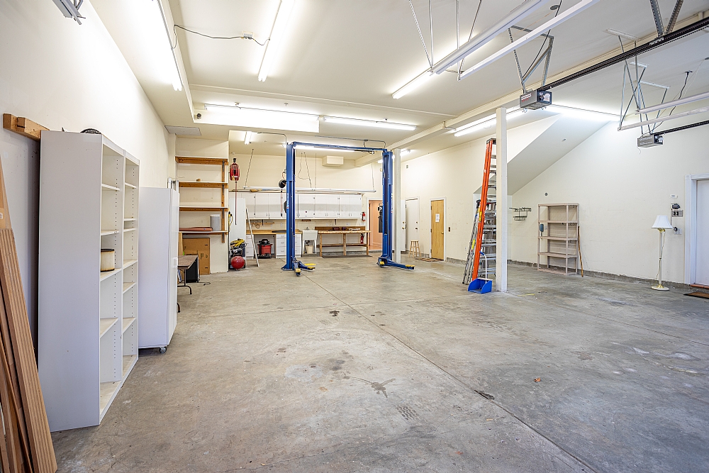 Elfyer - Burbank, CA House - For Sale