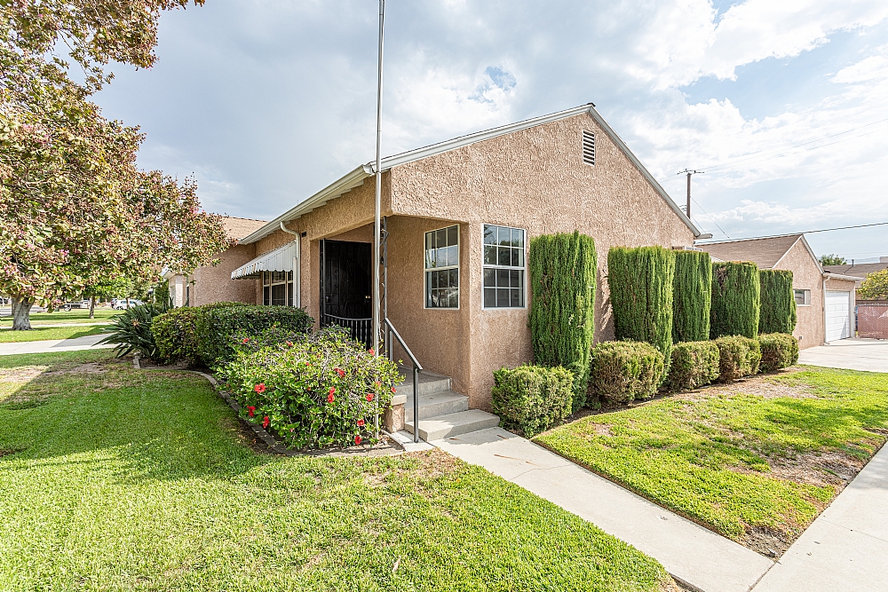 Elfyer - Burbank, CA House - For Sale