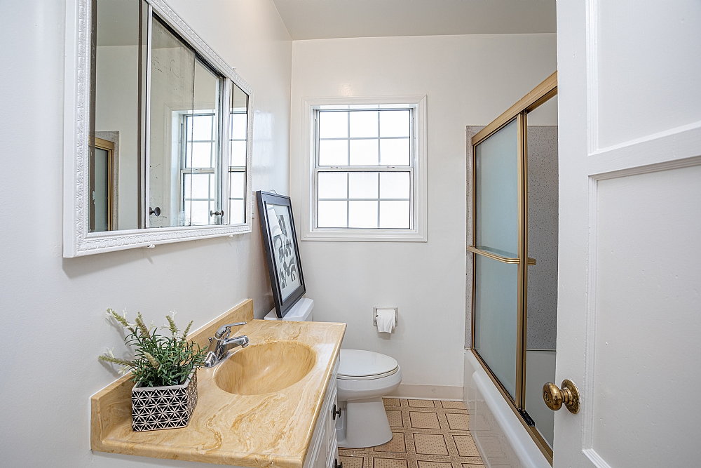 Elfyer - Burbank, CA House - For Sale