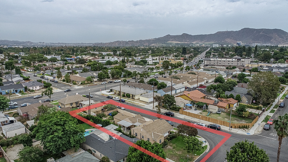 Elfyer - Burbank, CA House - For Sale