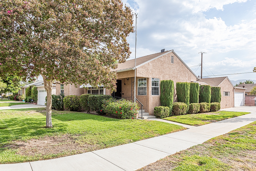 Elfyer - Burbank, CA House - For Sale