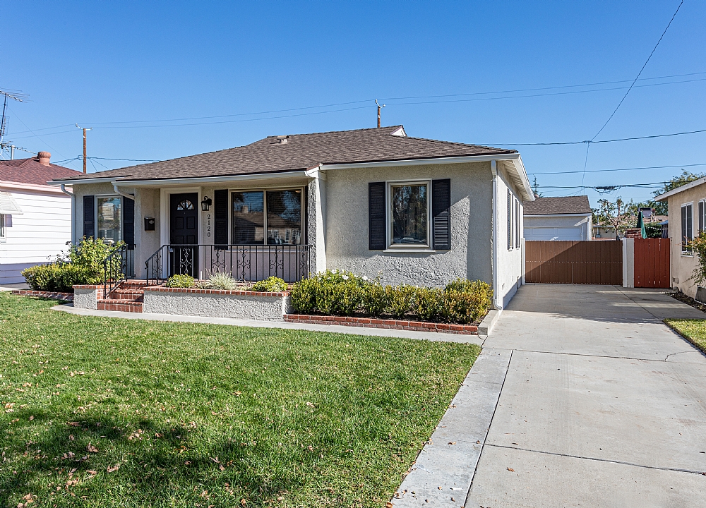 Elfyer - Burbank, CA House - For Sale