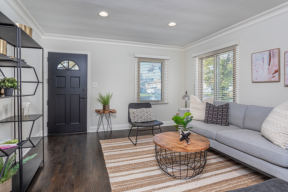 Elfyer - Burbank, CA House - For Sale