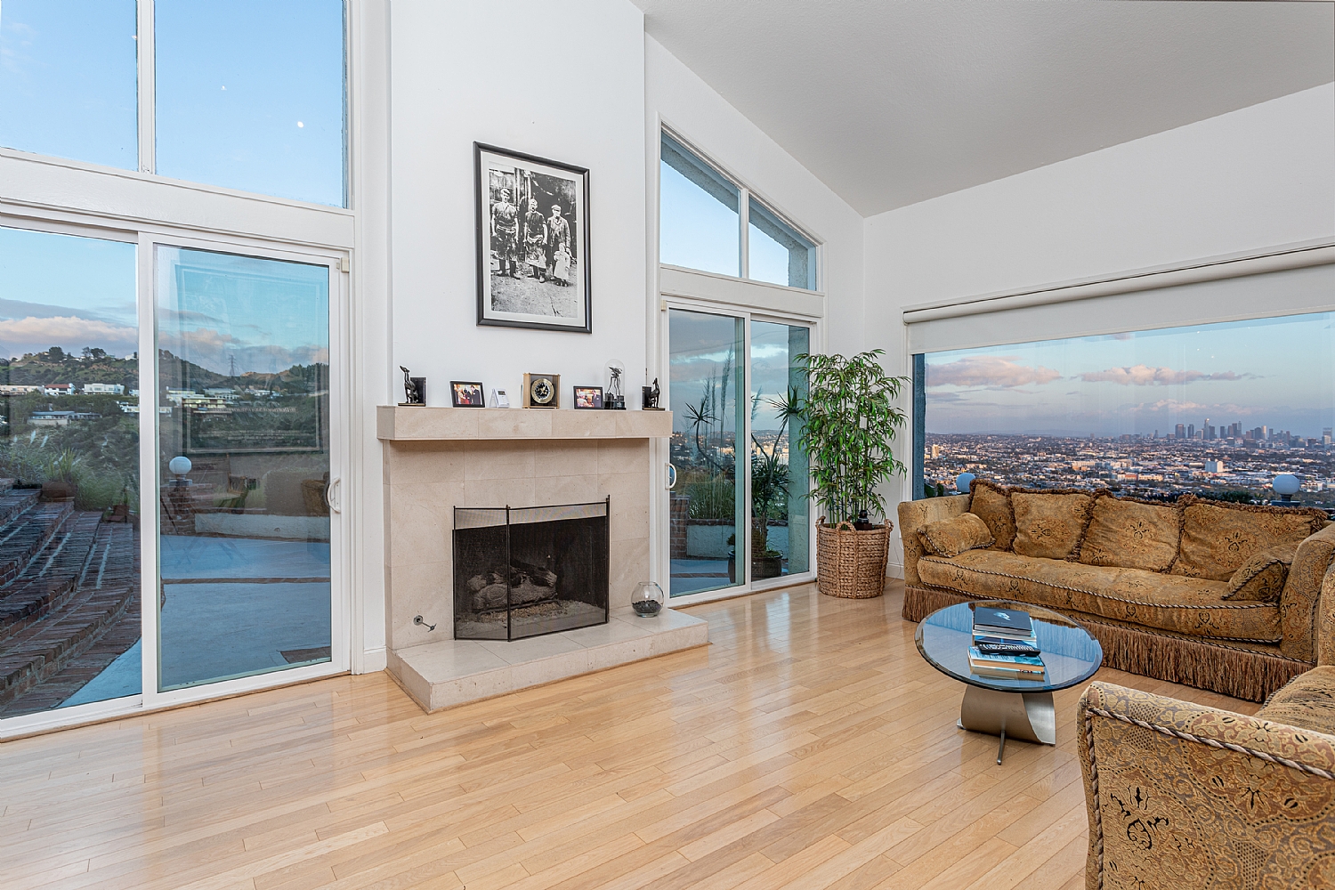 Elfyer - Los Angeles, CA House - For Sale