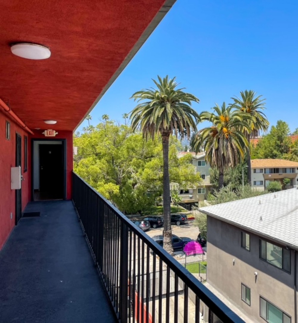 Elfyer - Los Angeles, CA House - For Sale